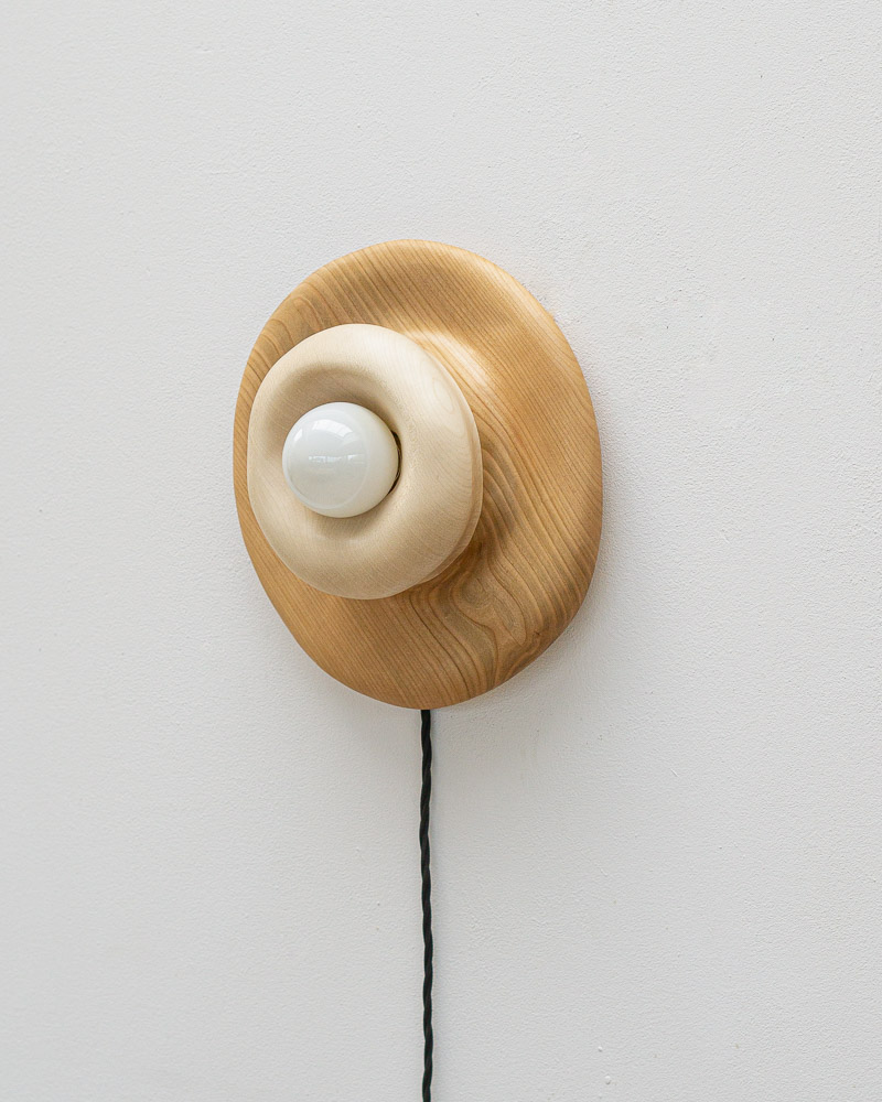 round wall lamp in cherry and maple wood